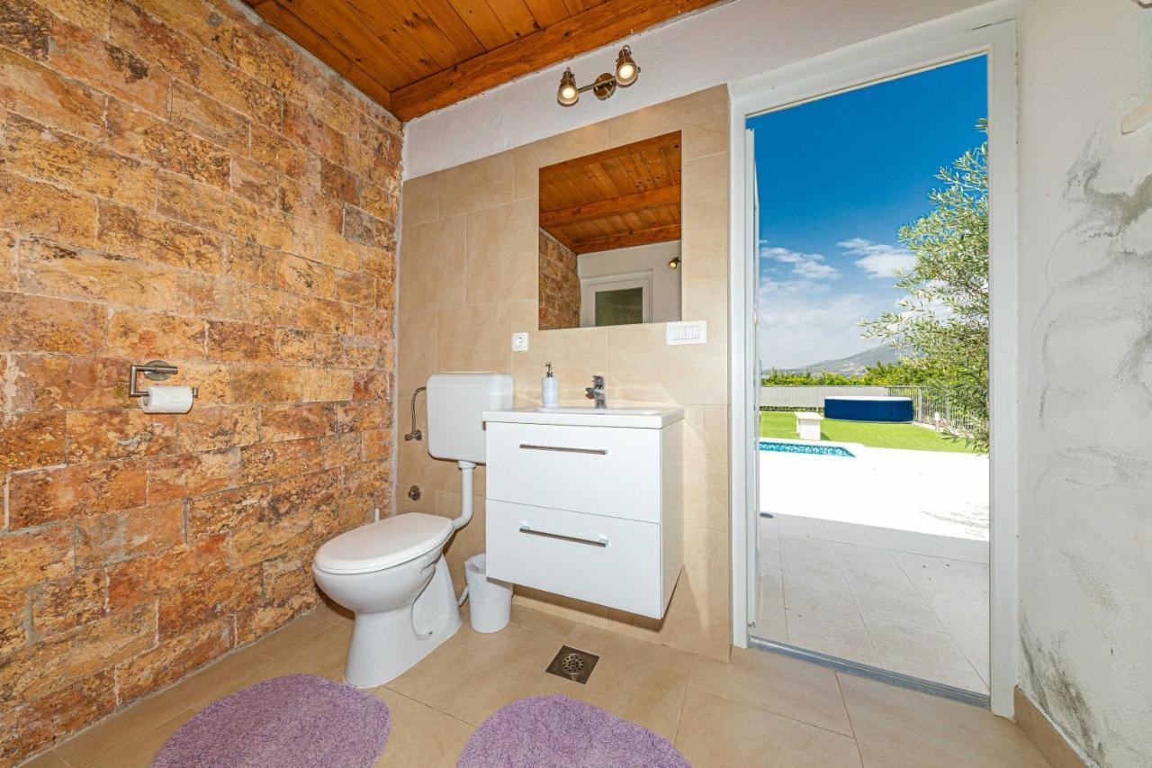 Home Away From Home With Outdoor Pool, Botanical Garden And A Beautiful Sea View Kaštela Exterior foto