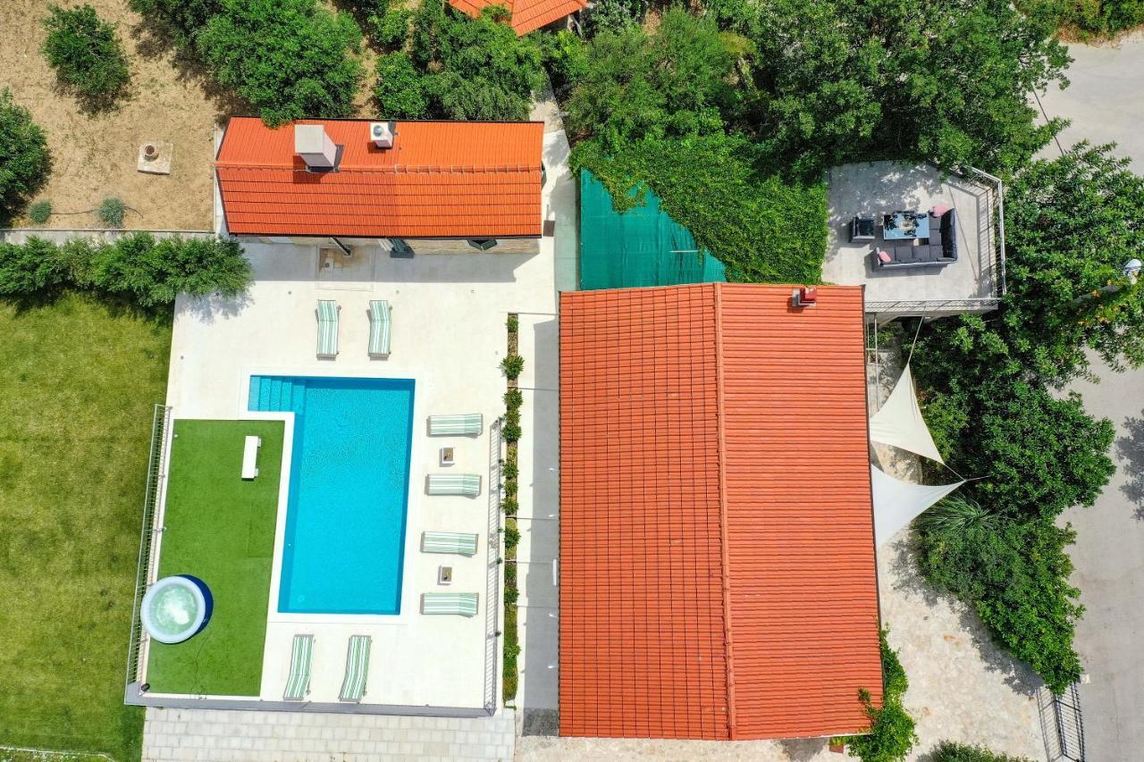 Home Away From Home With Outdoor Pool, Botanical Garden And A Beautiful Sea View Kaštela Exterior foto
