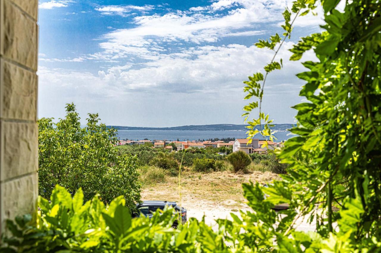 Home Away From Home With Outdoor Pool, Botanical Garden And A Beautiful Sea View Kaštela Exterior foto