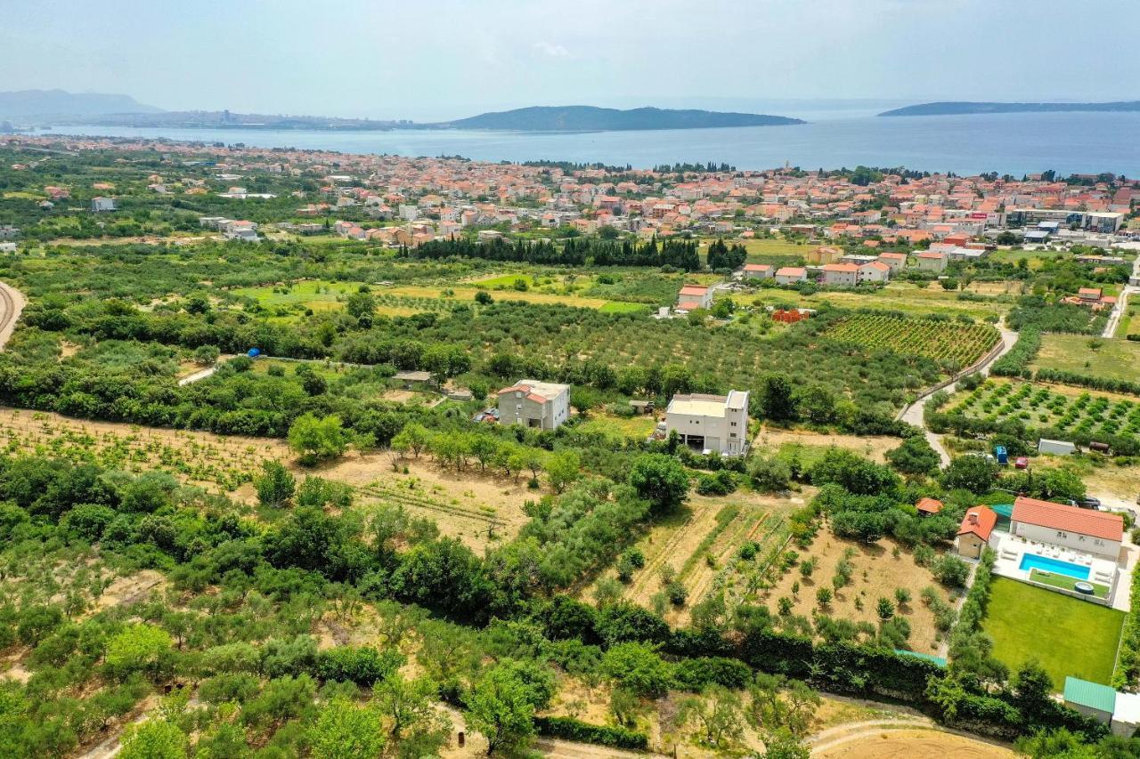 Home Away From Home With Outdoor Pool, Botanical Garden And A Beautiful Sea View Kaštela Exterior foto